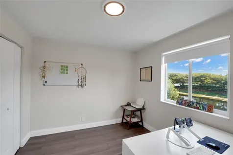 1070 Bluewood Terrace Weston FL 33327