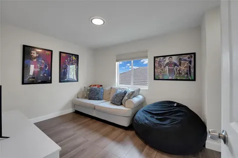 1070 Bluewood Terrace Weston FL 33327