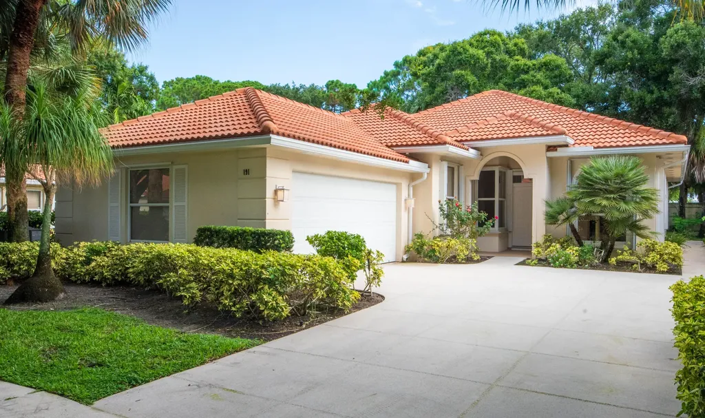 191 E Tall Oaks Circle Palm Beach Gardens FL 33410