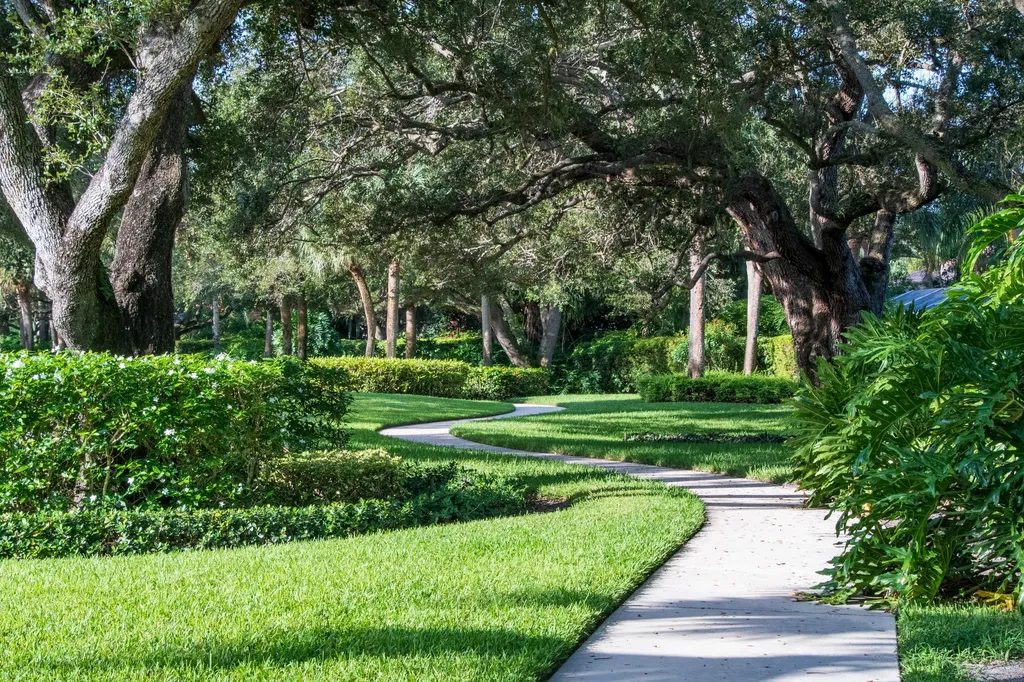 191 E Tall Oaks Circle Palm Beach Gardens FL 33410