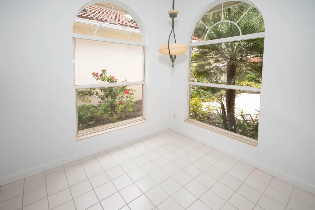 191 E Tall Oaks Circle Palm Beach Gardens FL 33410