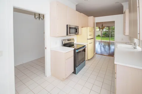 191 E Tall Oaks Circle Palm Beach Gardens FL 33410