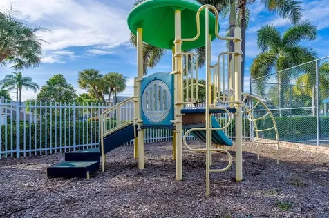 2118 Discovery Circle W Deerfield Beach FL 33442