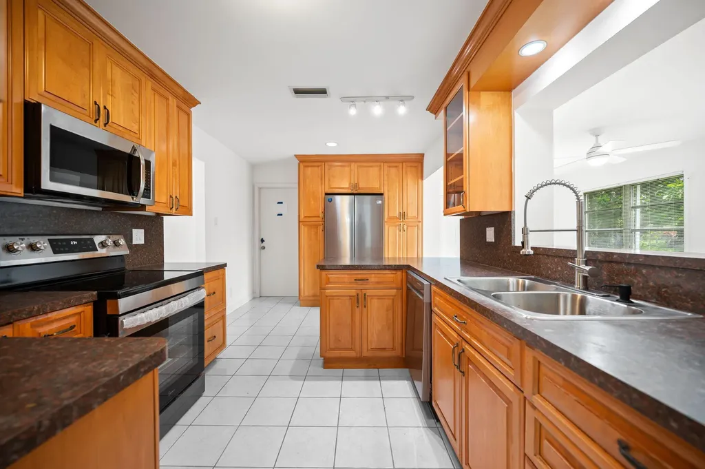 1550 NW 70th Terrace Margate FL 33063
