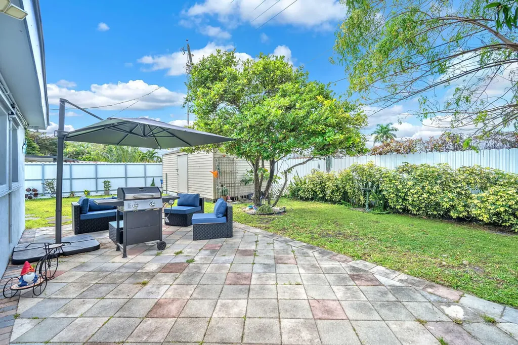 404 S 62nd Terrace Hollywood FL 33023