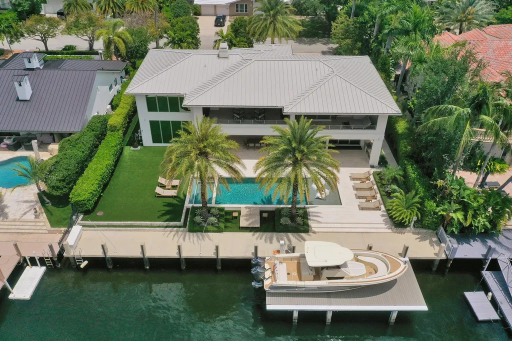 2718 NE 17th Street Fort Lauderdale FL 33305