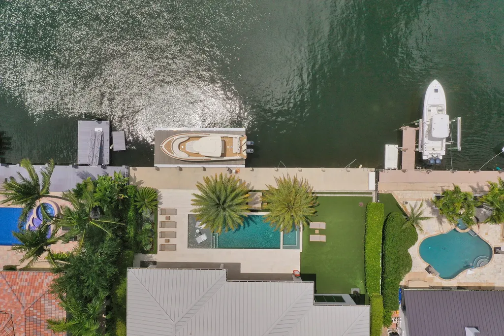 2718 NE 17th Street Fort Lauderdale FL 33305