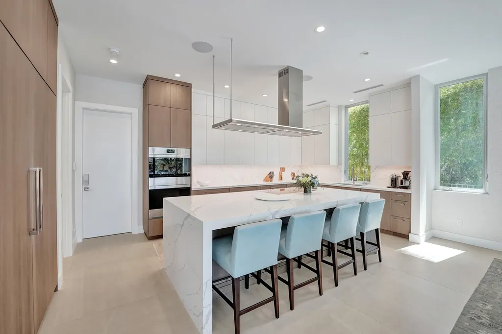 2718 NE 17th Street Fort Lauderdale FL 33305