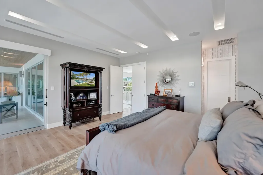 2718 NE 17th Street Fort Lauderdale FL 33305