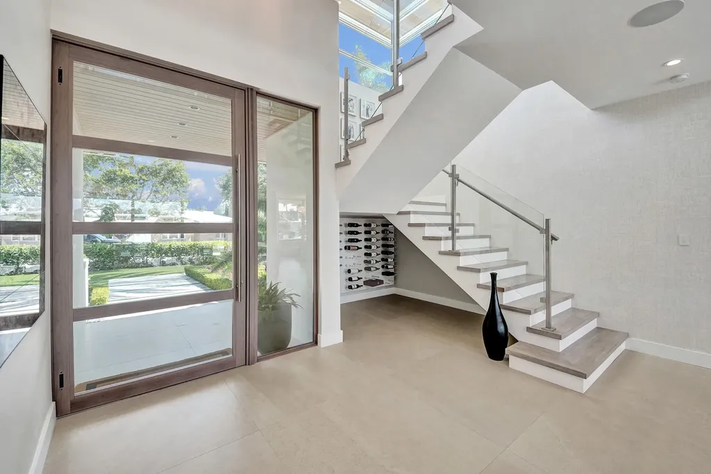 2718 NE 17th Street Fort Lauderdale FL 33305