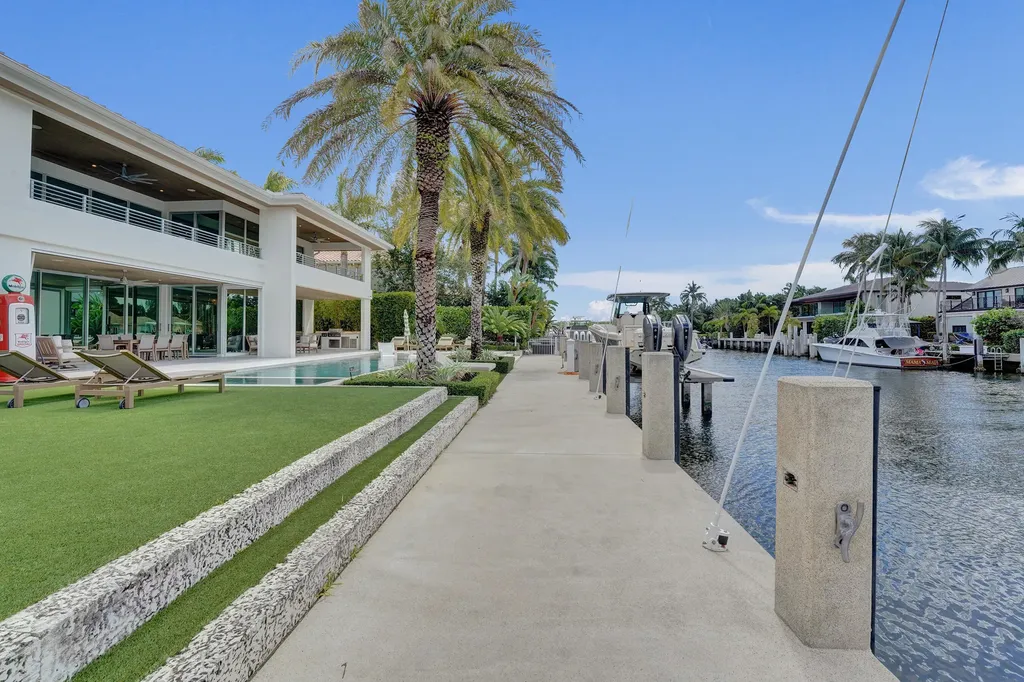2718 NE 17th Street Fort Lauderdale FL 33305