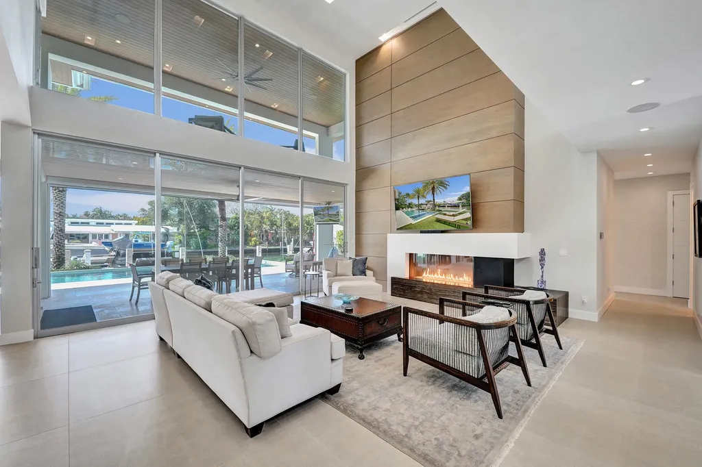 2718 NE 17th Street Fort Lauderdale FL 33305