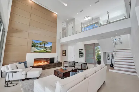 2718 NE 17th Street Fort Lauderdale FL 33305