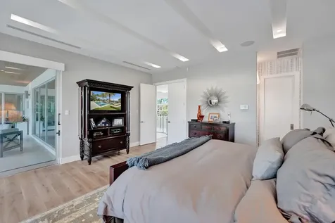 2718 NE 17th Street Fort Lauderdale FL 33305