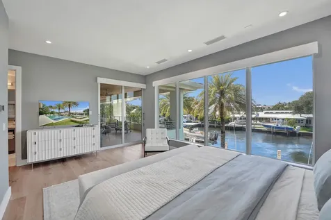 2718 NE 17th Street Fort Lauderdale FL 33305