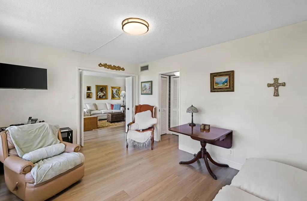 3621 Oaks Clubhouse Drive Pompano Beach FL 33069