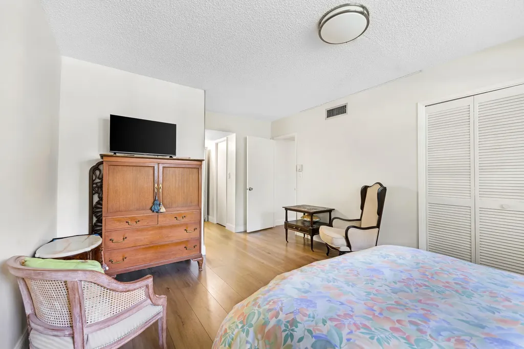 3621 Oaks Clubhouse Drive Pompano Beach FL 33069