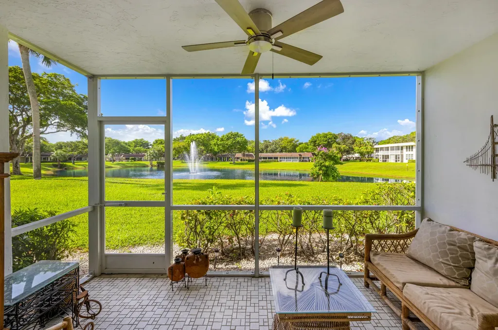3621 Oaks Clubhouse Drive Pompano Beach FL 33069