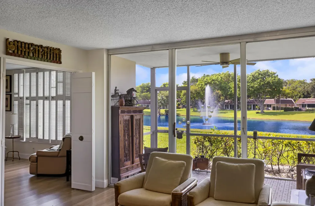 3621 Oaks Clubhouse Drive Pompano Beach FL 33069
