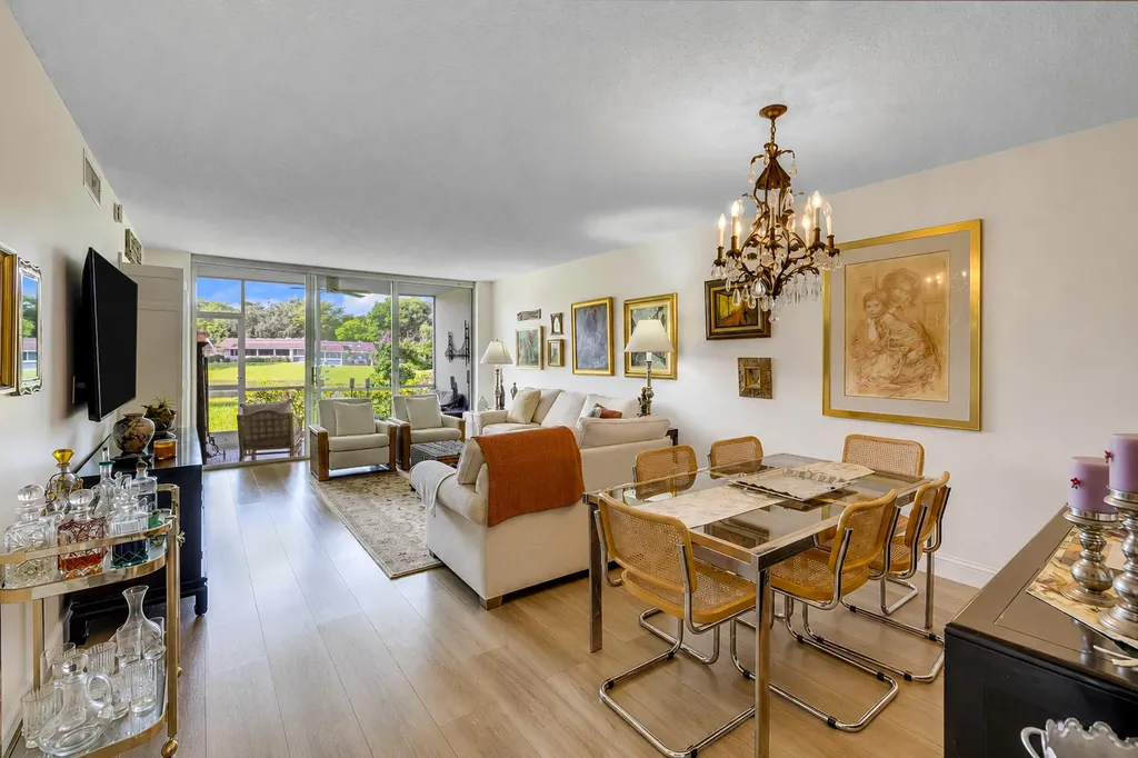 3621 Oaks Clubhouse Drive Pompano Beach FL 33069