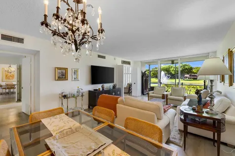 3621 Oaks Clubhouse Drive Pompano Beach FL 33069