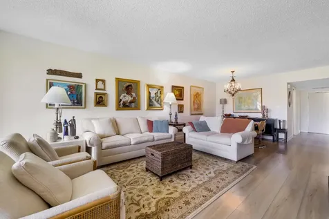 3621 Oaks Clubhouse Drive Pompano Beach FL 33069