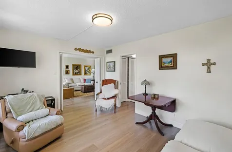 3621 Oaks Clubhouse Drive Pompano Beach FL 33069