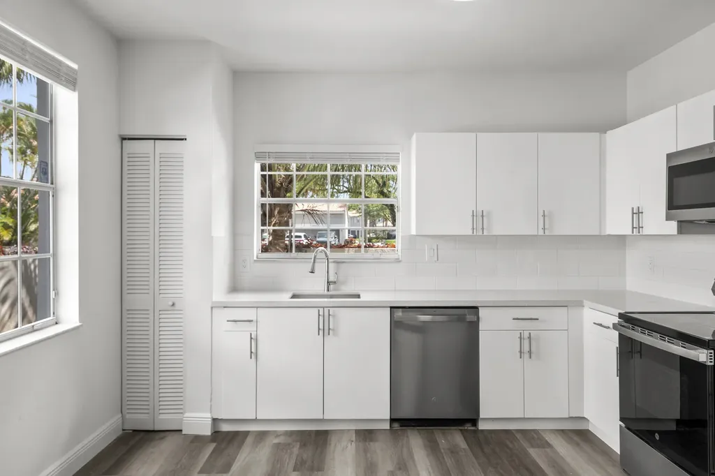 20970 Via Oleander Boca Raton FL 33428