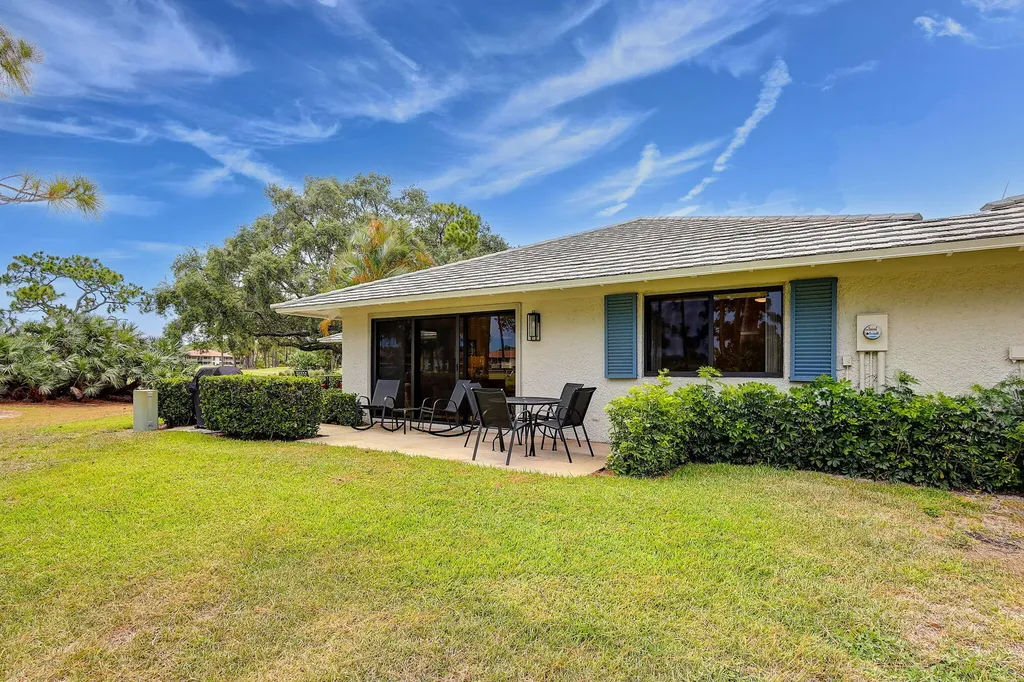 526 Club Drive Palm Beach Gardens FL 33418