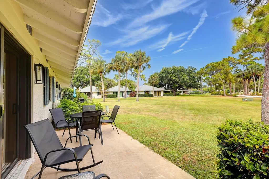 526 Club Drive Palm Beach Gardens FL 33418