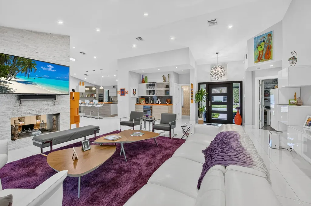 3245 St James Drive Boca Raton FL 33434