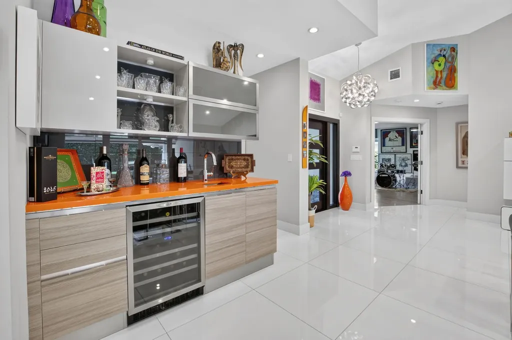 3245 St James Drive Boca Raton FL 33434