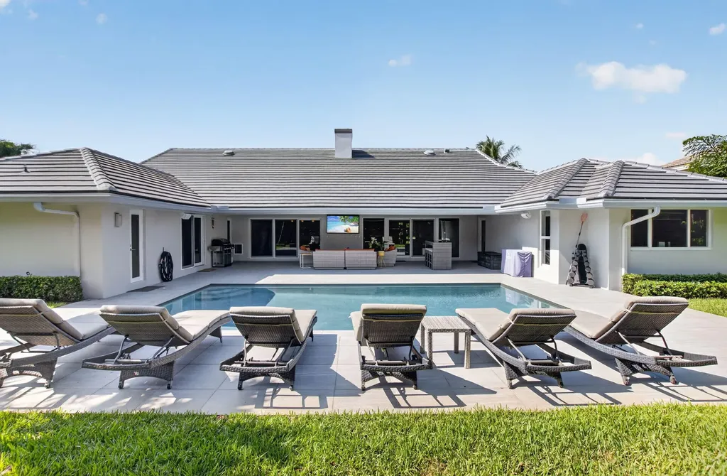 3245 St James Drive Boca Raton FL 33434