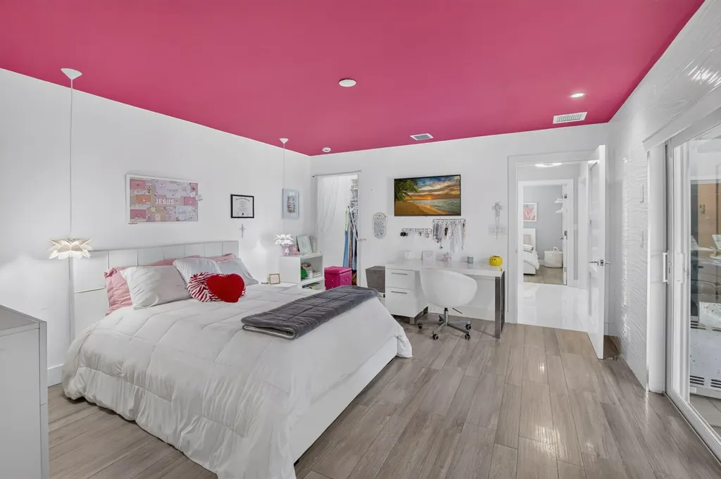 3245 St James Drive Boca Raton FL 33434