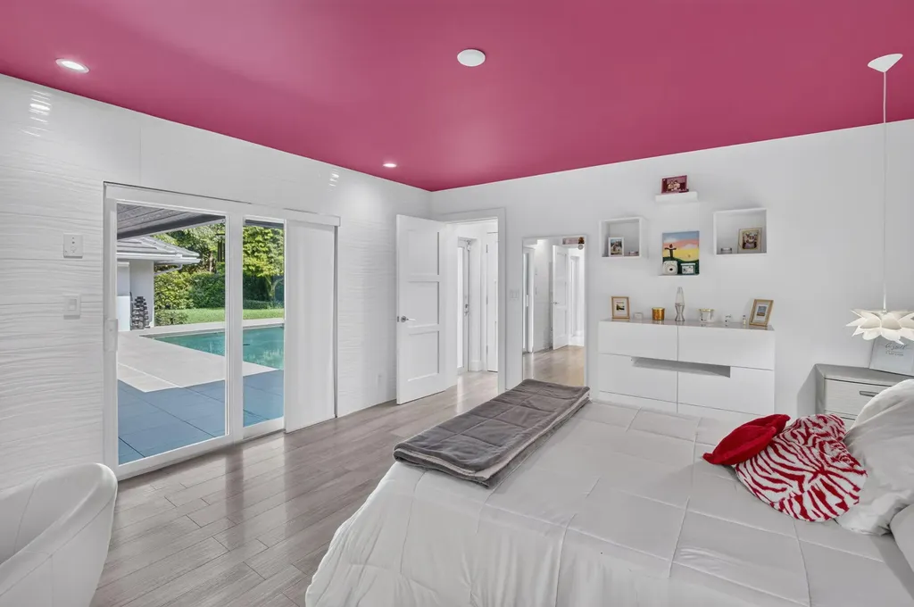 3245 St James Drive Boca Raton FL 33434