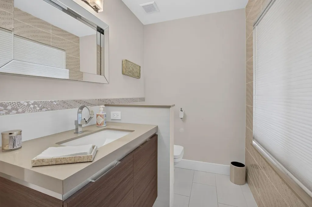 3245 St James Drive Boca Raton FL 33434