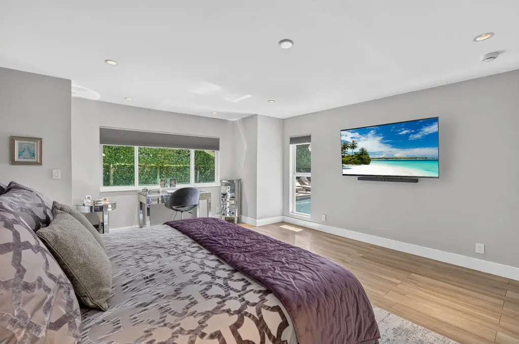3245 St James Drive Boca Raton FL 33434