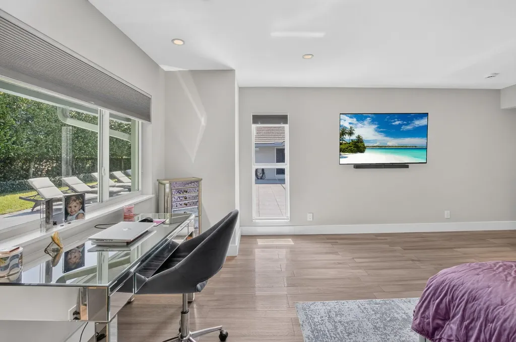 3245 St James Drive Boca Raton FL 33434