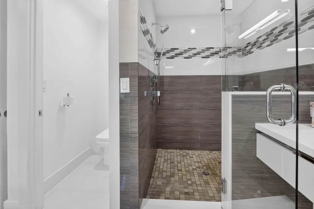 3245 St James Drive Boca Raton FL 33434