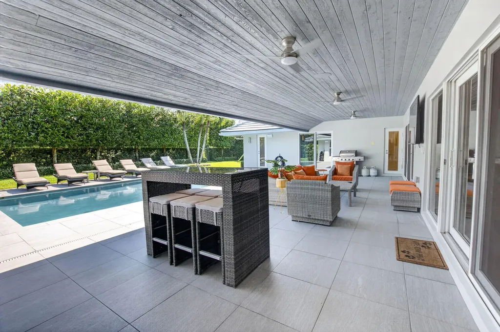 3245 St James Drive Boca Raton FL 33434