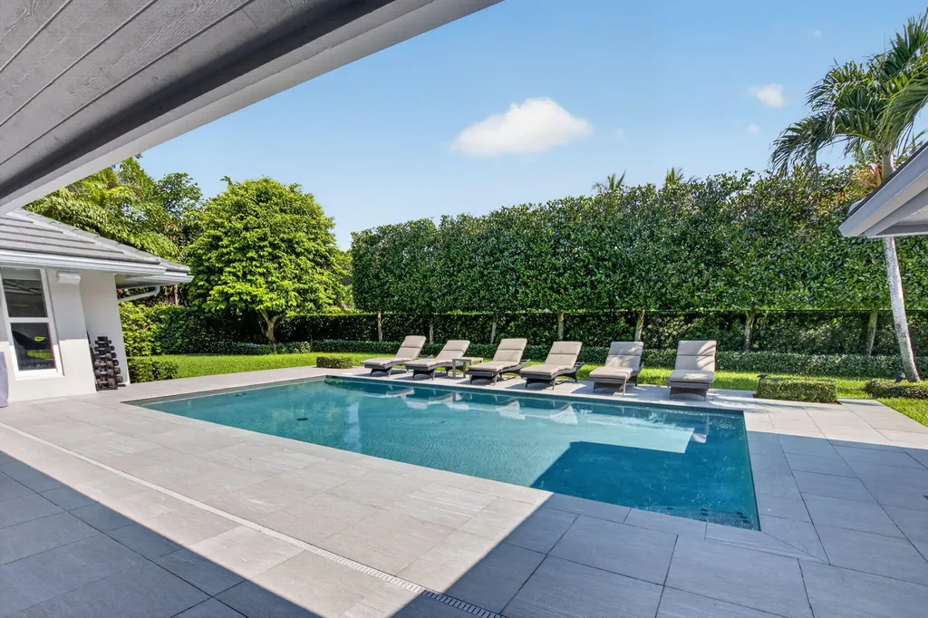 3245 St James Drive Boca Raton FL 33434