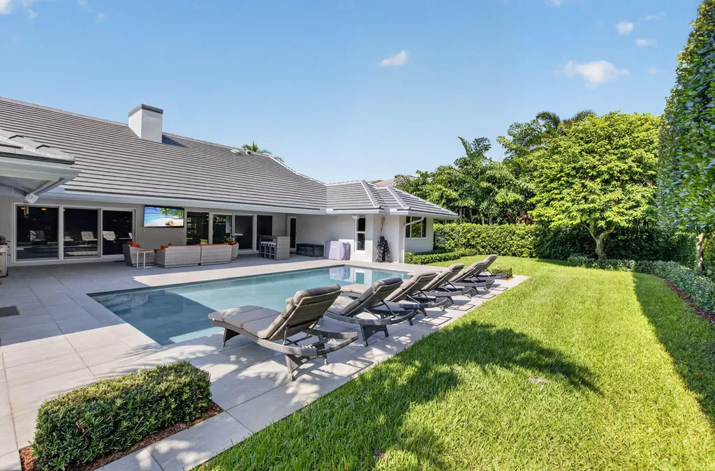 3245 St James Drive Boca Raton FL 33434