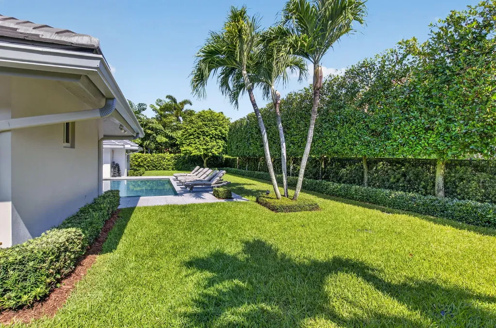 3245 St James Drive Boca Raton FL 33434