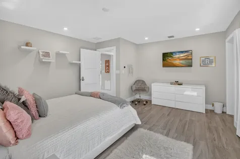 3245 St James Drive Boca Raton FL 33434