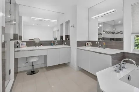 3245 St James Drive Boca Raton FL 33434