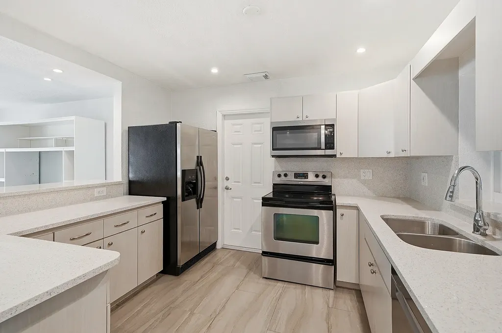 1777 NE 17th Street Fort Lauderdale FL 33305