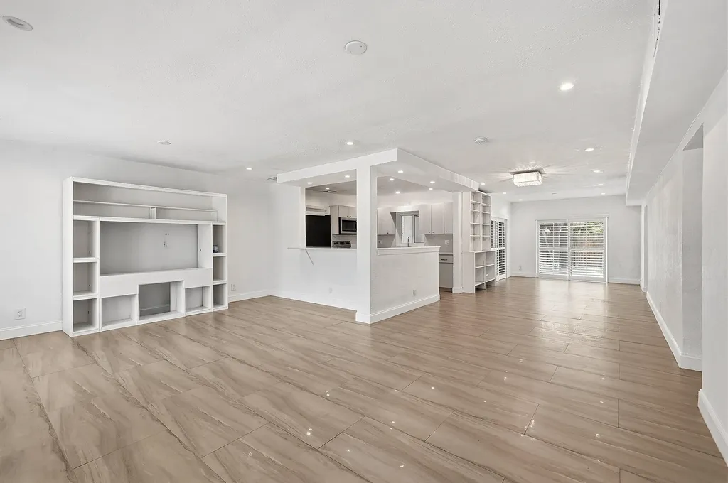 1777 NE 17th Street Fort Lauderdale FL 33305
