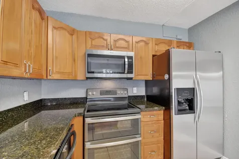320 Woodland Road Palm Springs FL 33461
