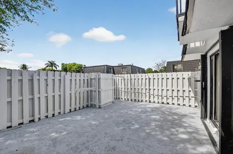 320 Woodland Road Palm Springs FL 33461