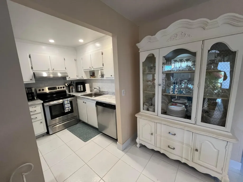 210 Valencia I Delray Beach FL 33446